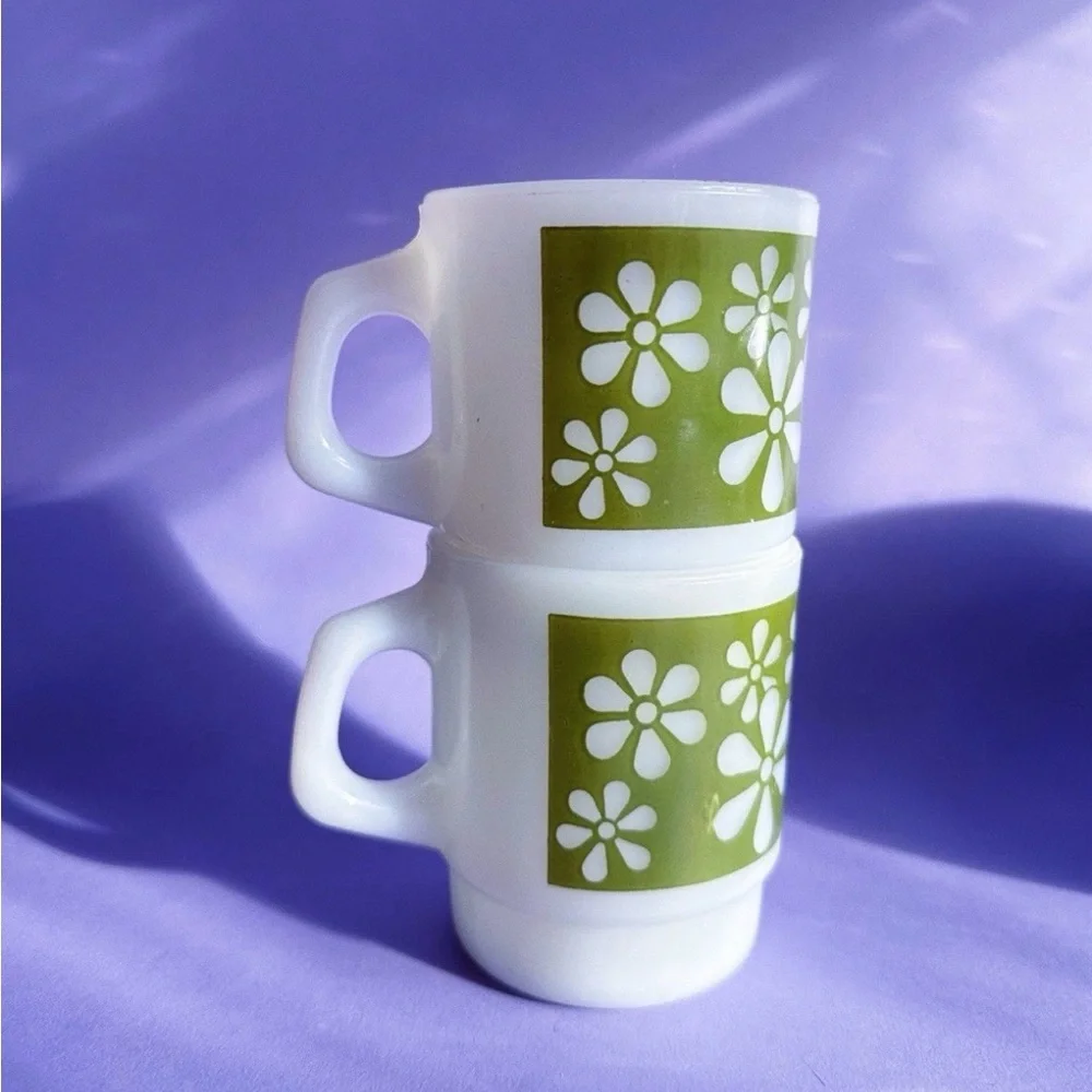 Anchor Hocking Fire King Mugs Green Flowers Milk Glass Lot Of (2) Great Cond - Picture 5 of 5